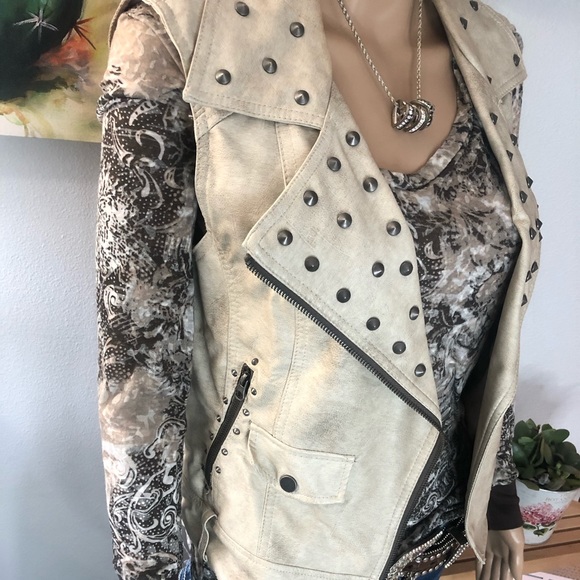 Boot Barn Vest! 🤩 can be worn size up or down - Picture 3 of 12